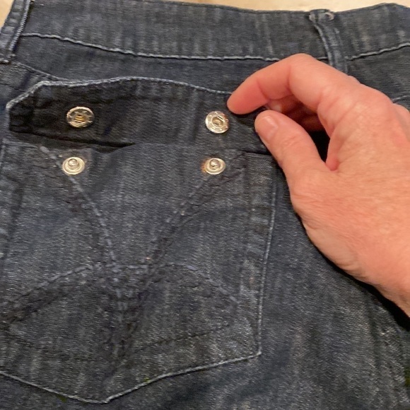 🍀Kut from the Kloth dark stretch denim Bermuda shorts size 6 - Picture 5 of 10